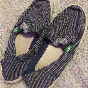 Sanuk shoes